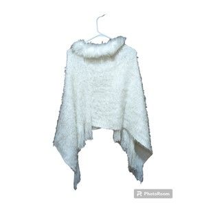 A&O Ivory Faux Fur Trim Cape - Women's One Size New With Tags